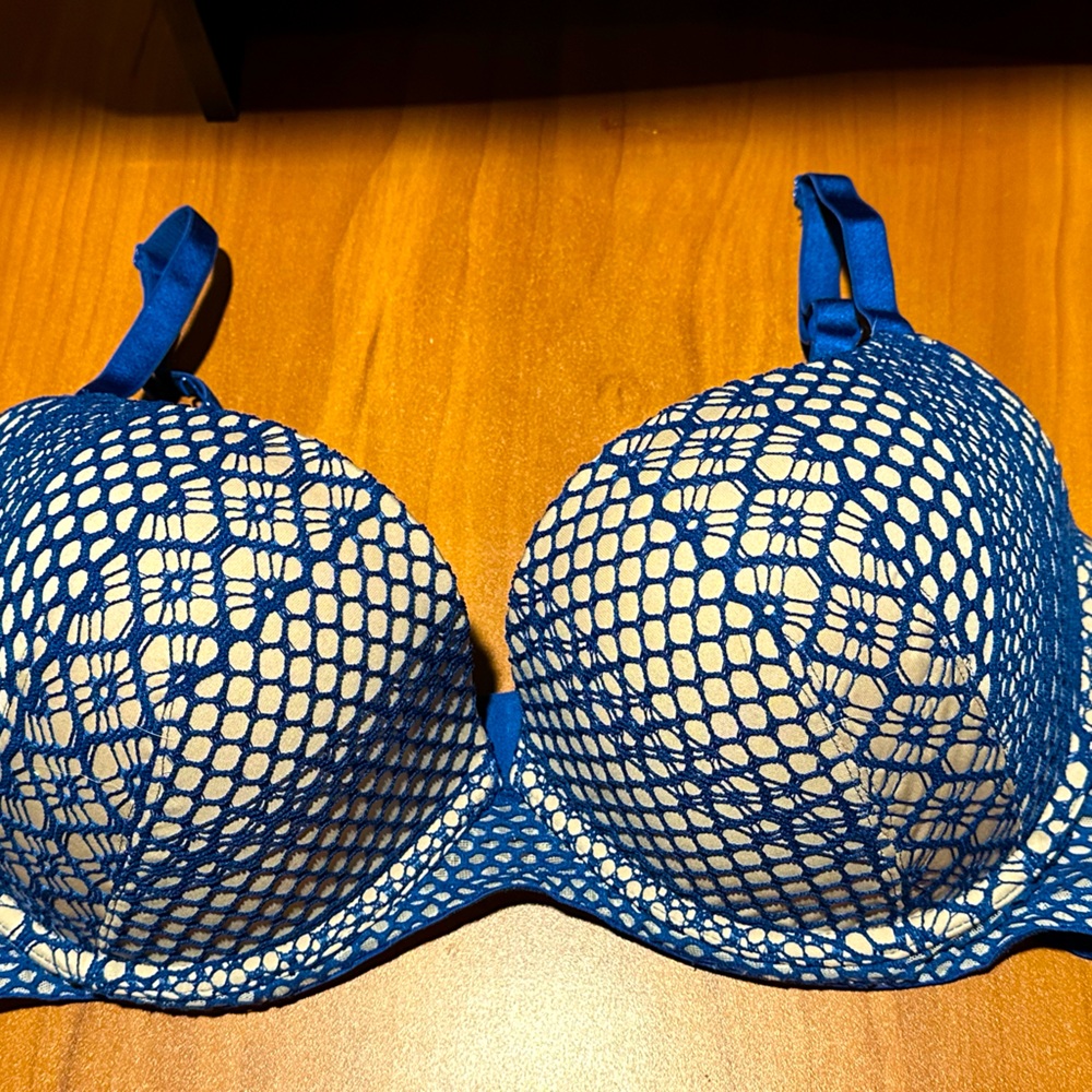 Victoria’s Secret Bra 38DD